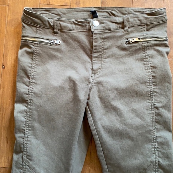 H&M Green Stretchy Skinny Pant - Picture 4 of 10